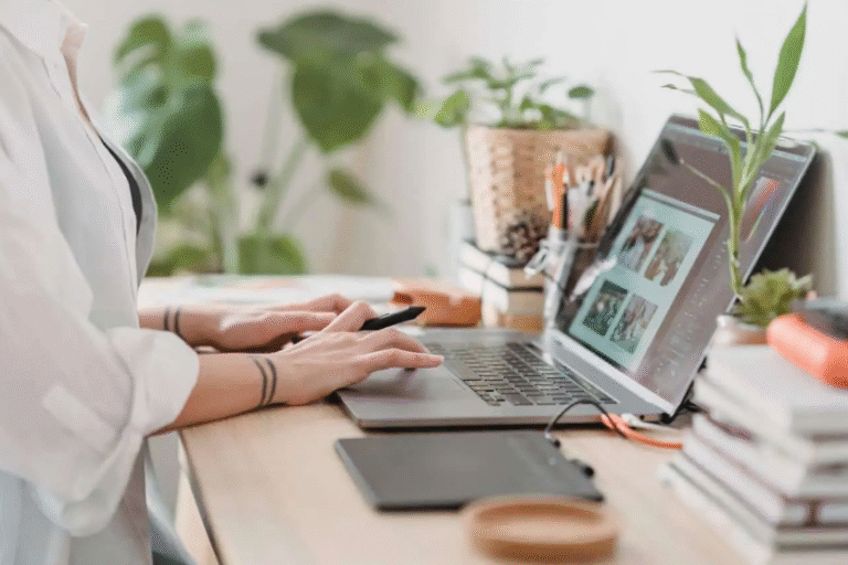 Freelance Like a Pro: The Best Online Business Management Tools for Independent Professionals